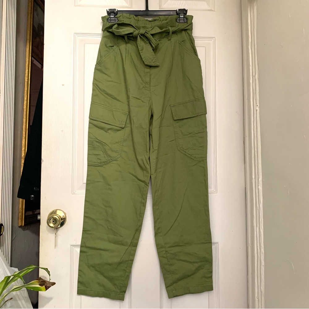 Paper bag high waisted cargo pants with belt size 6 New with tags!
